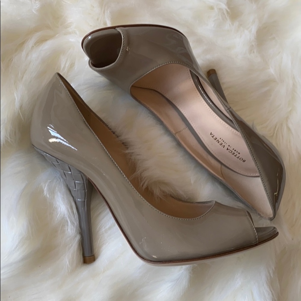 Heels - Picture 4 of 6